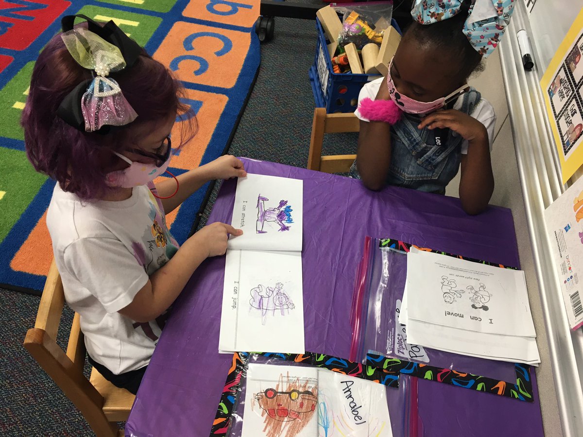 BarronTeaches's tweet photo. Independent reading and partner reading is looking pretty good in our kindergarten class 🙌 #thursdaymorning #Reading #books #Kindergarten #learningisfun #thursdayvibes https://t.co/GcrkeEjecJ