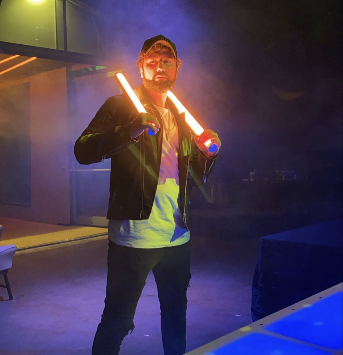 king tayfa seninle gurur duyuyor
YASİN OBUZ ALA