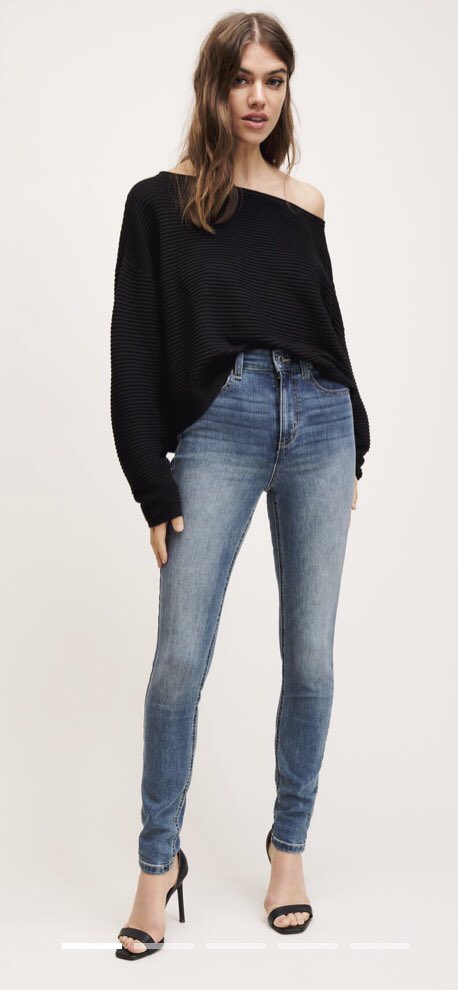 shannonshops365's tweet image. Another great #FallStaple 🍁🍁🍁 for your closet! Dynamite “Kate” high rise skinny jeans Waist 27” or a size Small. These are perfect. Perfect I tell you! Remember, I’ll never sell something I wouldn’t personally wear. Sale price $35 + $9.99 shipping. DM4info😘