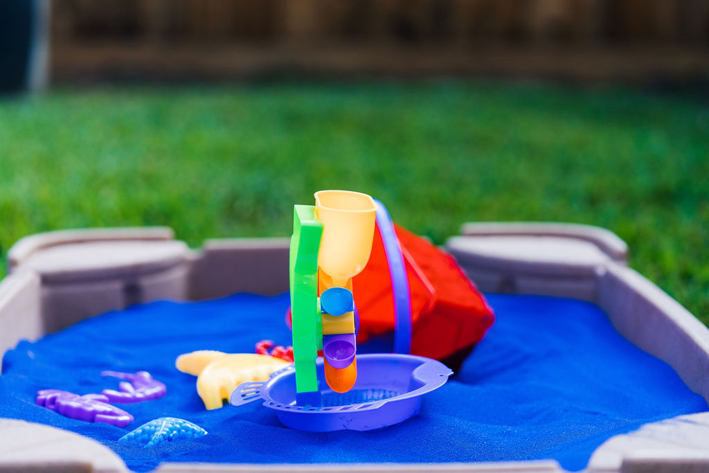 crayolasand's tweet photo. Virtual learning at home and need a fun idea for a break? Head outside and build something colorful with a sandbox full of Crayola Play Sand!
#PlaySand #CrayolaPlaySand #Crayola #Sandbox #ColorSand #KidActivities #Playtime #KindergartenActivity #PreschoolActivity https://t.co/t5KvvyjLY1