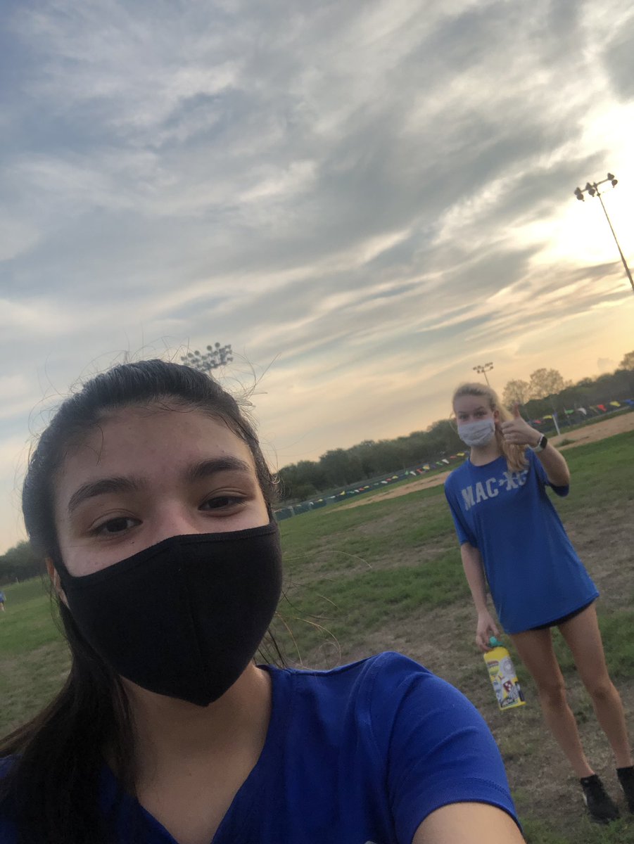 macarthurxc's tweet image. It’s never work when you’re having fun! Go Mac XC!!! #FinishonE