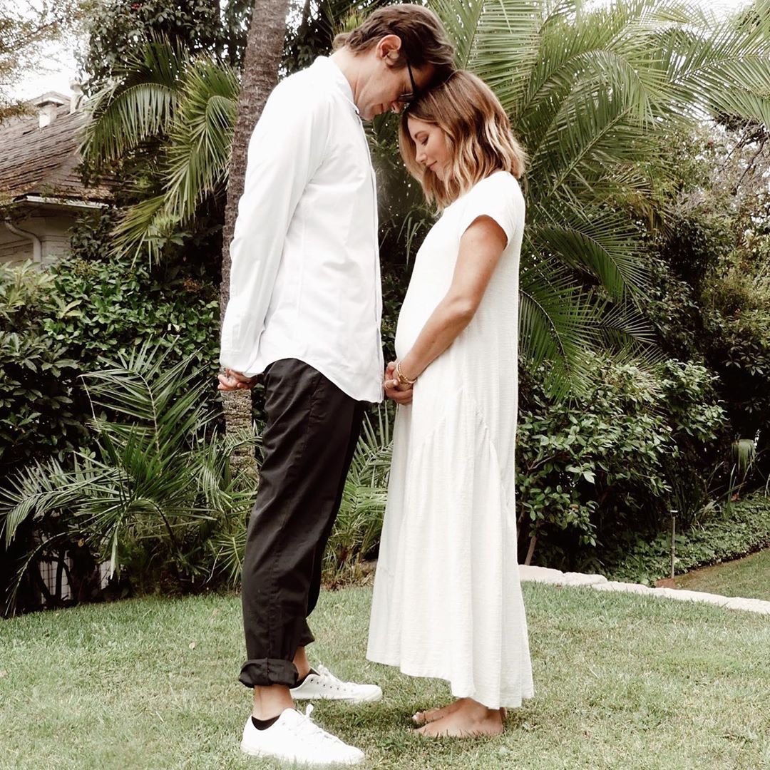 vahudgensbr's tweet photo. Baby Wildcat a caminho! ❤️

A Ashley Tisdale anunciou que está grávida de seu primeiro filho com Chris French e nós não estamos sabendo lidar! Queremos desejar muitas felicidades à família e já estamos ansiosos pela Tia V babando. https://t.co/shkWeVtH3Y