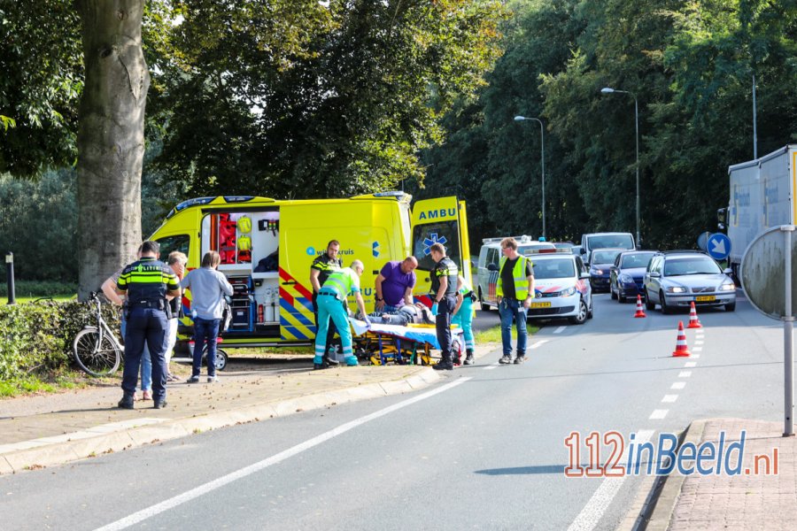 Scootmobieler gewond bij aanrijding met auto op kruising in #Voorst. 112 in Beeld.