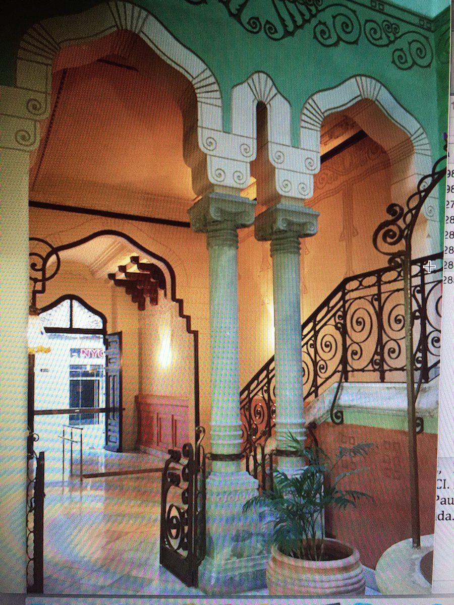 modernismeigua1's tweet photo. Una de les entrades més espectaculars del modernisme a IGD és l’entrada de Cal Capell al c/ Nou 15,  de l’any 1917 obra de l’arquitecte igualadí Ignasi Colomer i Oms. https://t.co/h3ZhRwur5n
