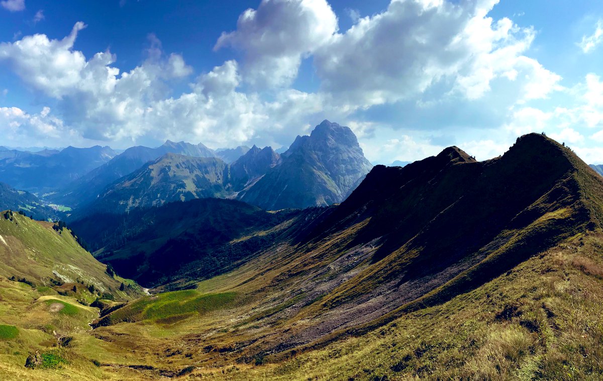 AppOostenrijk's tweet photo. Wat een prachtdag hoog boven het #Kleinwalsertal #Mittelberg #Baad #zonderlift #hoogtemeters 🥾💪😎☀️😍 https://t.co/GSMjohjBT8