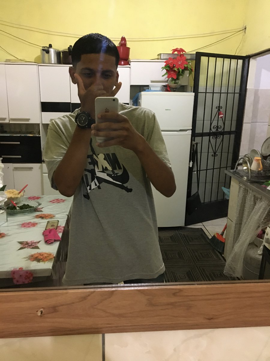 LcTala's tweet photo. Sla talvez eu possa ser o motivo do seu estresse 😝❤️ https://t.co/Qkx7f4LhDM