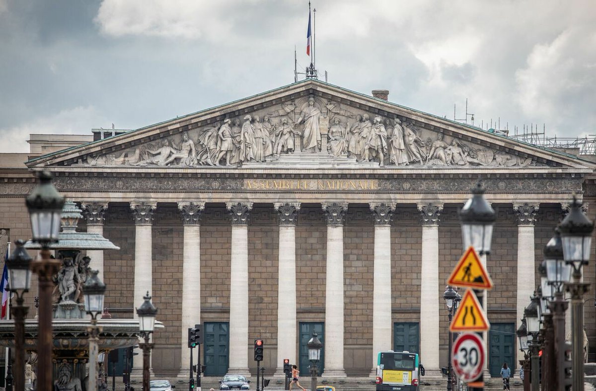 le_Parisien's tweet image. Des députés quittent une réunion à cause de la présence d’une femme voilée
➡️ l.leparisien.fr/vZp9