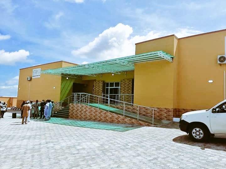 BelloHardo's tweet image. One of the latest building built by the Honournorable minister Sheikh Dr @DrIsaPantami in order to pulfil the top agenda of the president @MBuhari administration, #Job_opportunities, #Digital_inclution #Poverty_reduction, #adressing_insecurity at Kashere Gomb
