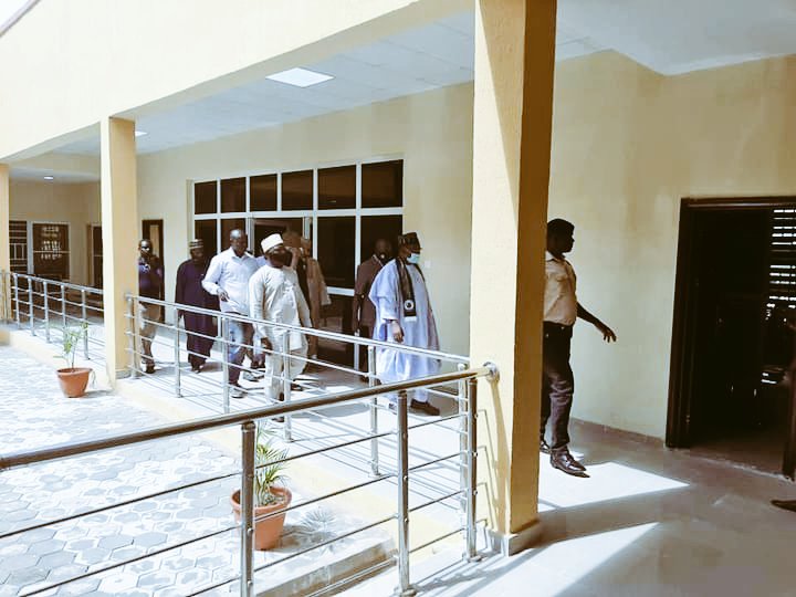 BelloHardo's tweet image. One of the latest building built by the Honournorable minister Sheikh Dr @DrIsaPantami in order to pulfil the top agenda of the president @MBuhari administration, #Job_opportunities, #Digital_inclution #Poverty_reduction, #adressing_insecurity at Kashere Gomb