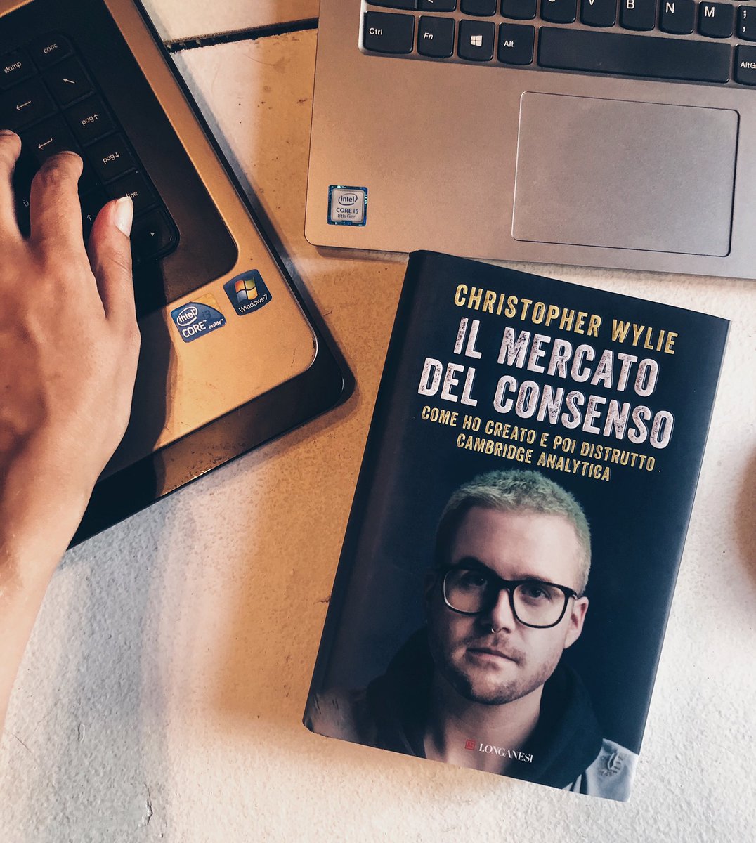 LibriLonganesi's tweet photo. Qualcuno si sta impadronendo dei tuoi dati perché vuole controllare ciò che pensi. Non è la trama di un romanzo. 

La storia di Christopher Wylie lo sviluppatore che ha creato e distrutto #CambridgeAnalytica 

https://t.co/cfP3UtXHpX https://t.co/Dp9WIBe2RF