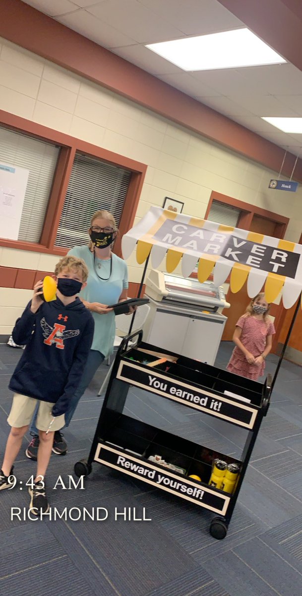 Shopping day for <a href="/GraceDuckworth5/">Grace Duckworth</a>  class....Reaping the benefits of PBIS points they earned for positive behavior. Thank you AlphaGraphics for creating such an amazing Carver Market Cart for our students!  <a href="/PBISRewards/">PBIS Rewards</a> <a href="/CarverES_RH/">GWC Elementary</a> #ThumbsUpThursday #ItsShowTime