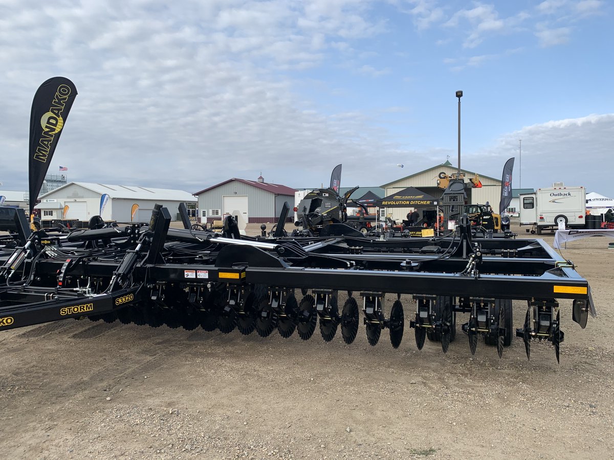 It’s the final day of the 40th annual @bigironfarmshow in West Fargo! Come check out our Storm and other agriculture implements on display! #bigiron #farmshow #tradeshow #exhibition #landroller #agriculture #mandako #agribusiness #farming #fargo
