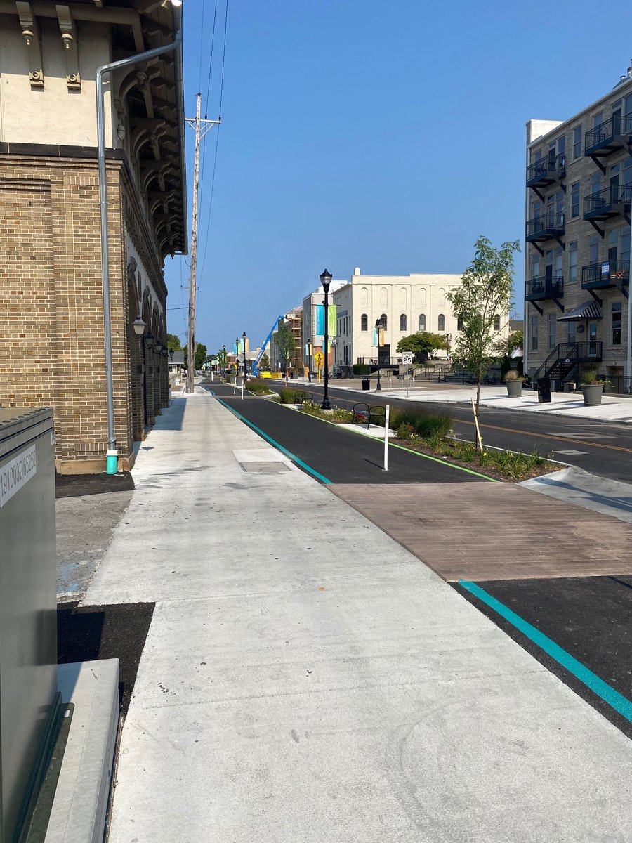 The waterfront is connected to the city with the new Sandusky Bay Pathway, a 12 mile bike path and boardwalk that spans the city’s waterfront and will connect downtown to the Sheldon Marsh State Nature Preserve and other new city developments  #OHCommunitySpotlight  #GOPCThread