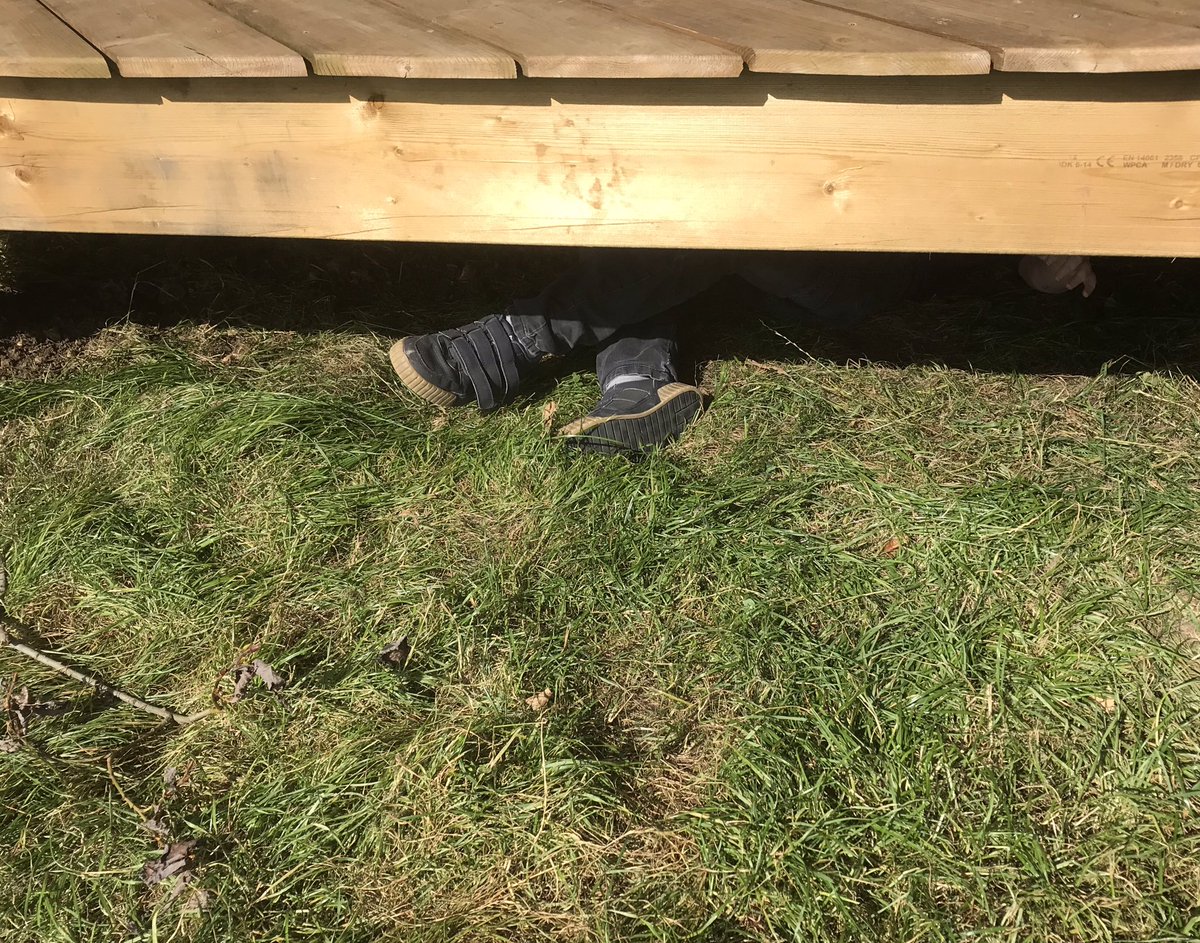 Under the stage! #playmatters #opalschools <a href="/OPAL_CIC/">Outdoor Play and Learning (OPAL) CIC</a>