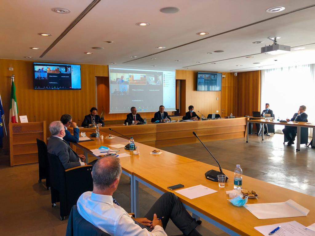 ConfindustriaL's tweet image. Consiglio di Presidenza di Confindustria Lombardia alla presenza del Presidente di @Confindustria Carlo Bonomi. Il sistema lombardo ha espresso la massima collaborazione per le importanti sfide che l'industria ha di fronte a sé e la totale condivisione dell'azione del Presidente