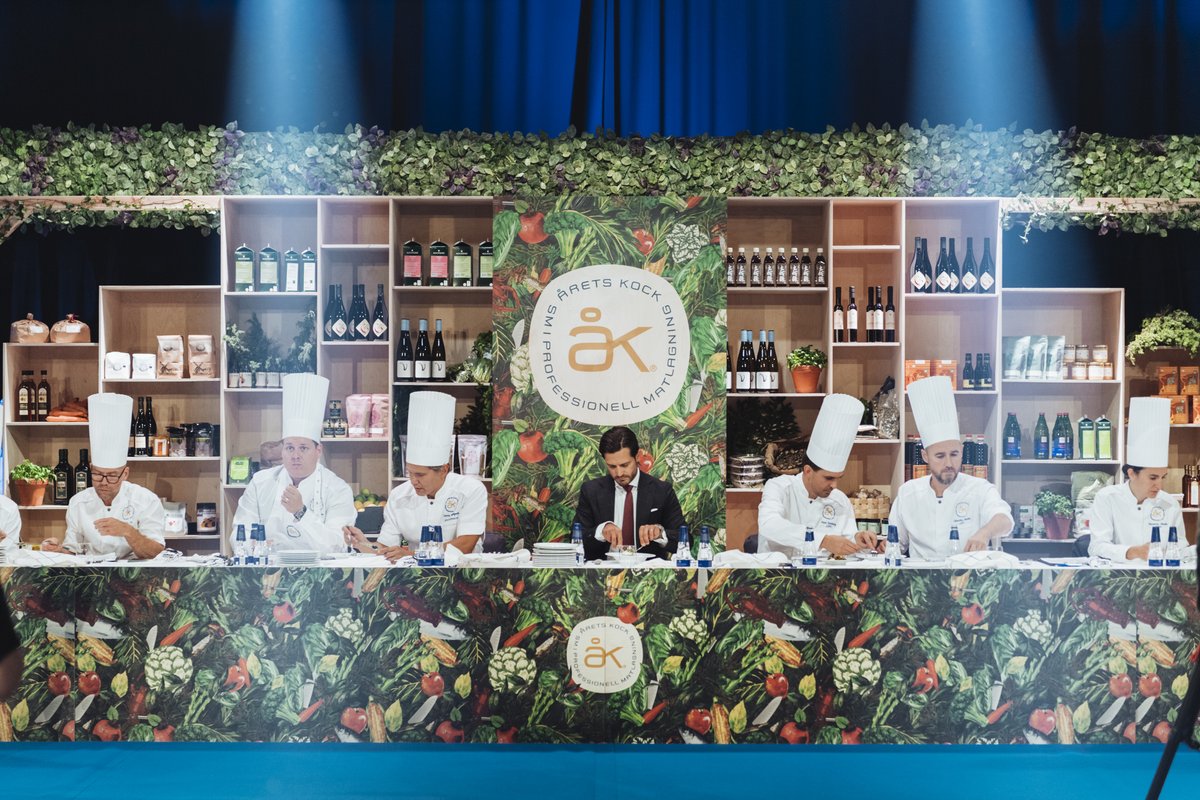 Prins Carl Philip och juryn för Årets kock 2020.