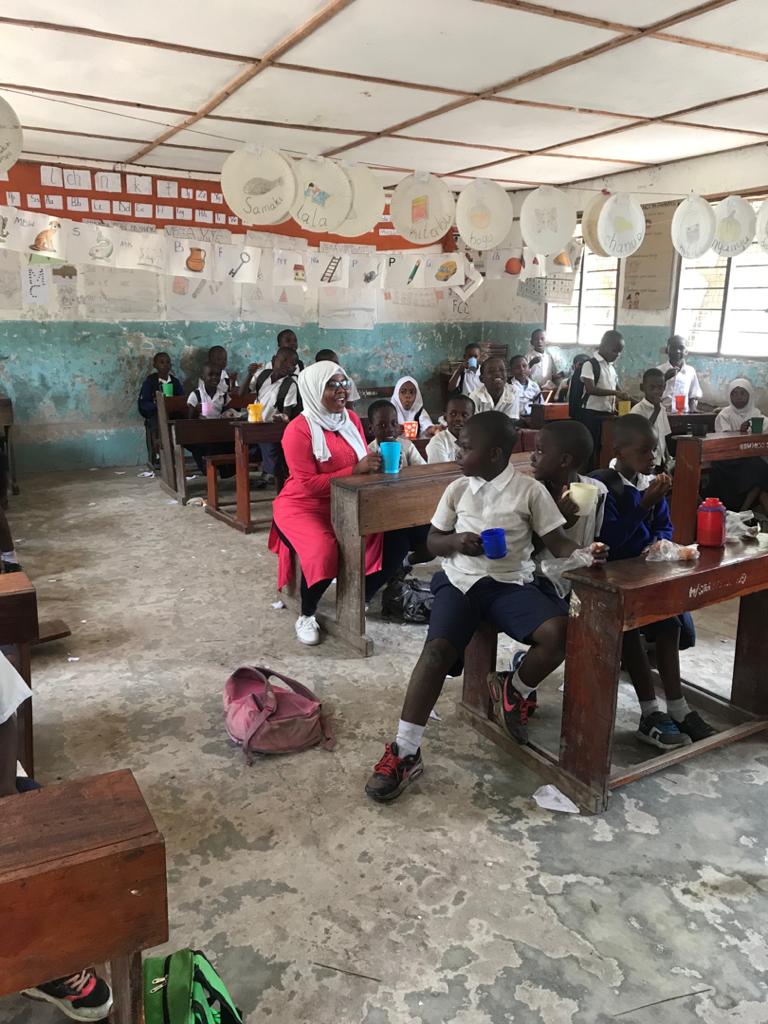 Ms. Chiku (@mschiku1) on Twitter photo Giving back to the community at Mwanamakuka Primary School Bagamoyo <a href="/SPInitiative/">Salama Peace Initiative</a> cc <a href="/urithiwetutz/">Urithi Wetu</a> Giving back to the community at Mwanamakuka Primary School Bagamoyo <a href="/SPInitiative/">Salama Peace Initiative</a> cc <a href="/urithiwetutz/">Urithi Wetu</a>