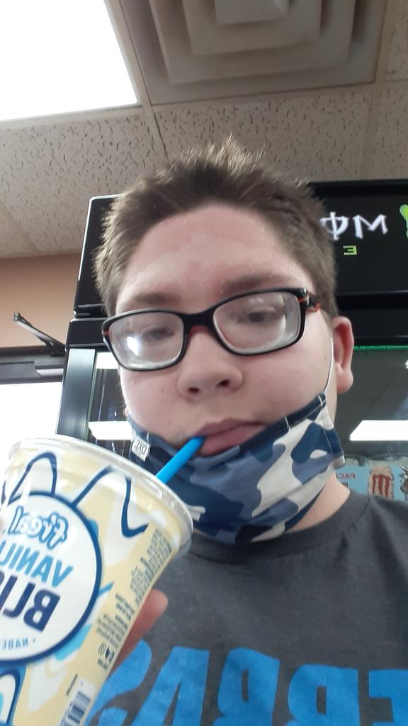 DavidEbert16's tweet photo. #ShakeBreak #VanillaBliss #freal 🍦 https://t.co/ux3a4vyiFs