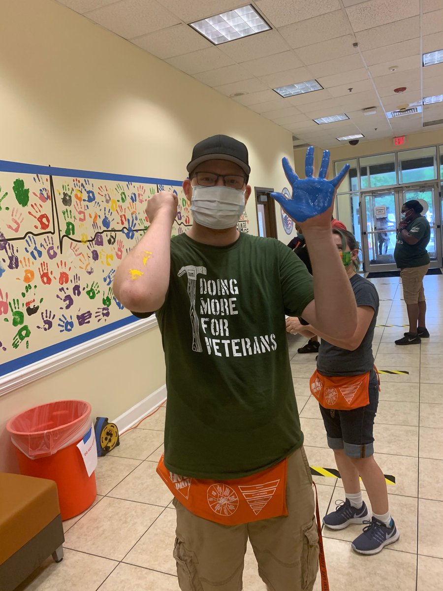 SDC5150's tweet photo. This is what DIVERSITY and INCLUSION looks like! What a beautiful day to be diverse!! #SavannahStrong https://t.co/Zw2oYGERZZ