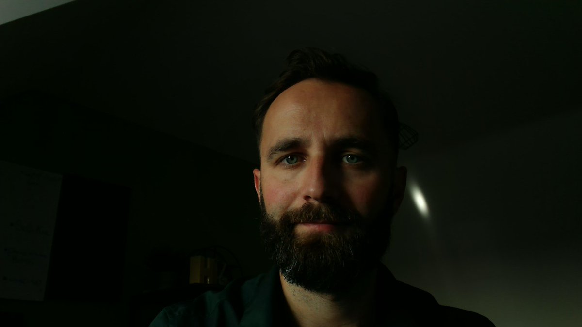 thommck's tweet image. #SurfacePro 3 built in webcam vs my new #LogitechBrio.
No artificial lighting, just the window 😎🤳