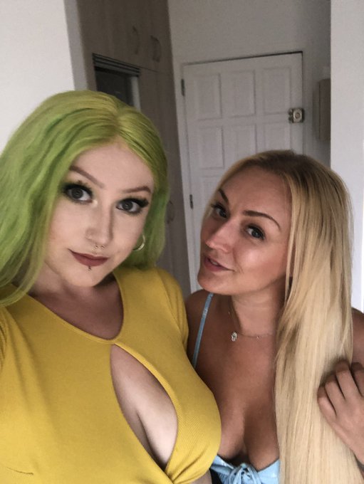 milf_blondy