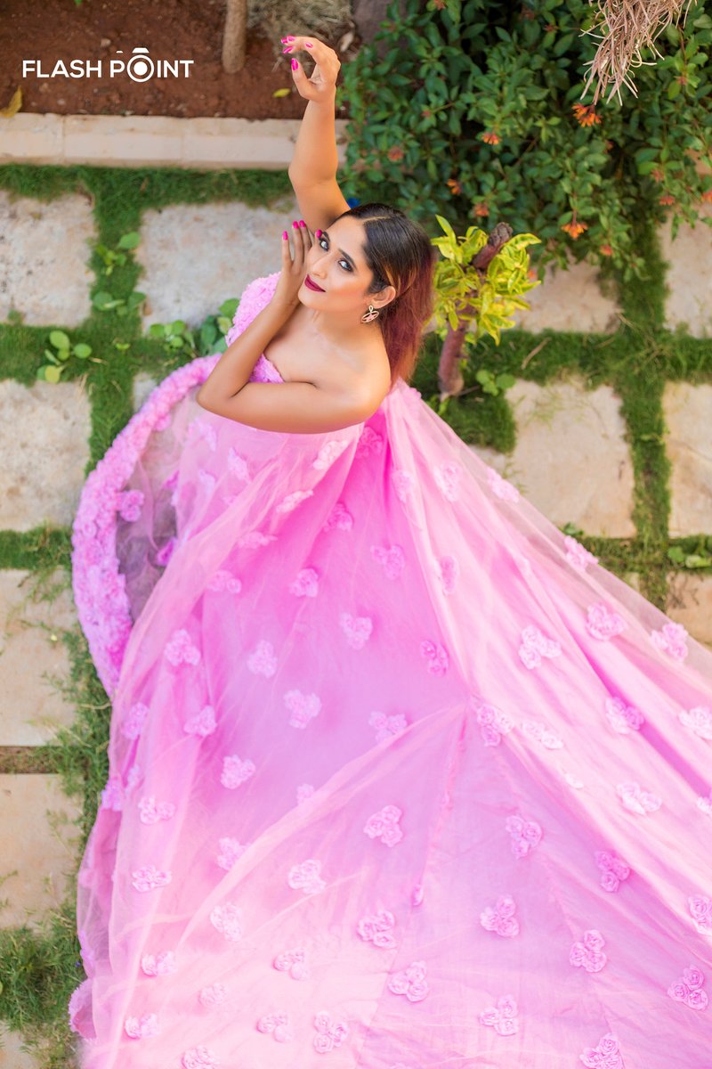 SonalActress's tweet photo. Shine | Smile | Serenity @SonalActress 
📸@fpcreatives 
#ActressSonalSingh #FlashpointCreatives #MehulShahPhotography #Flashpoint #Sonal #SonalSingh #pinkgown #greenery #Floralgown #boldandcurvy #Couture #PinkaEsthetic #Earringswag #Fashionmodel #Prom #PinkLady #Earrings #Actress https://t.co/80ZafKgALy
