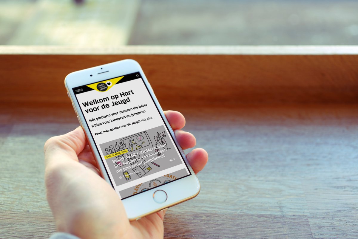 OZvdJ's tweet photo. https://t.co/2O9jVXzbGF is live! Dit is een nieuw online platform, waar verbinding, inspiratie en interactie centraal staan. Dit is de ‘online huiskamer’ voor alle mensen die béter willen voor kinderen en jongeren. Doe mee op: https://t.co/hCpLXNamN7 https://t.co/xlYPh4J2Qb