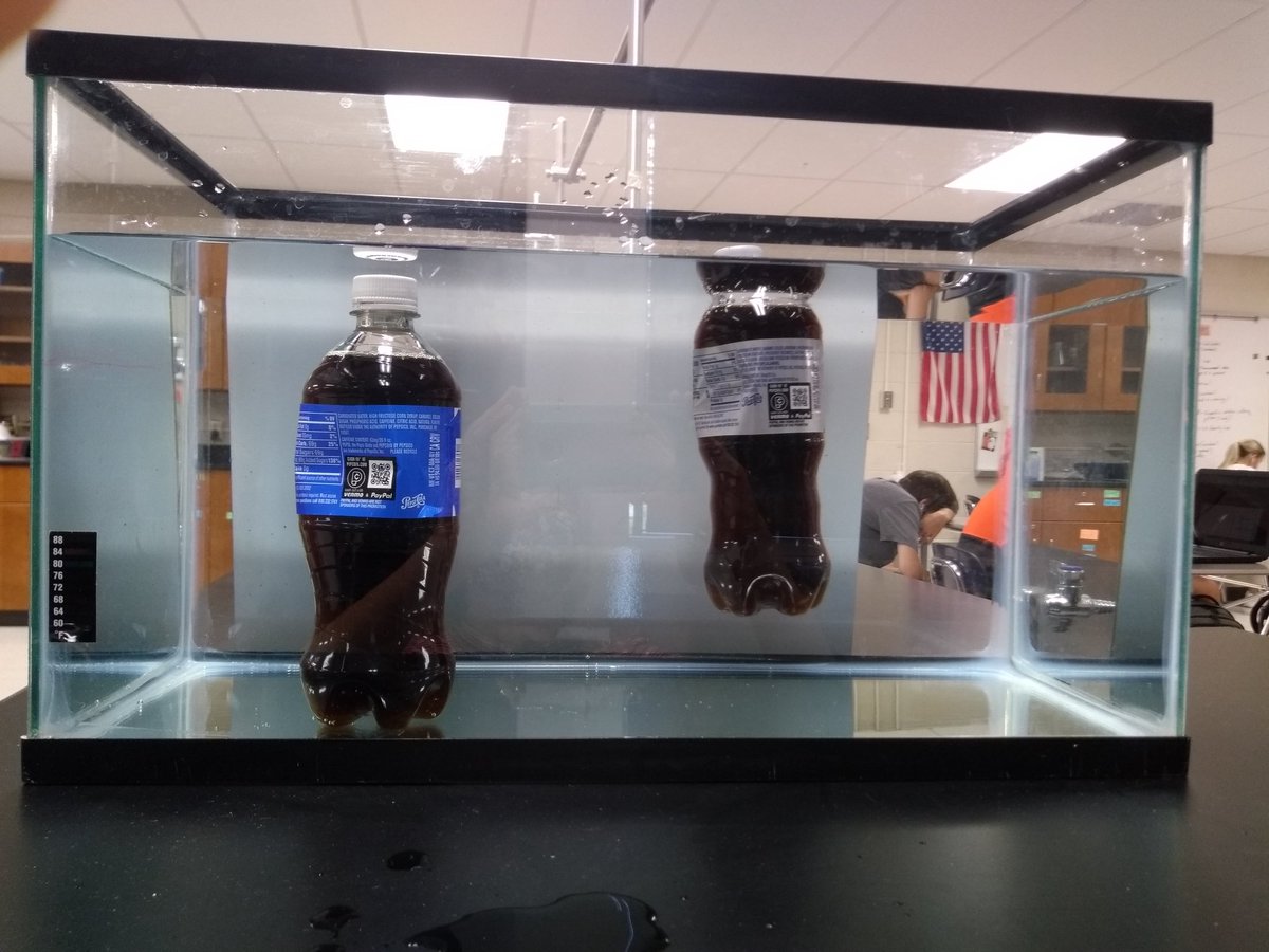 louisekeep2's tweet photo. Why does Diet Pepsi float? https://t.co/XKCYB341pJ