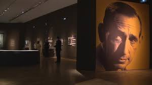 EulogioMR's tweet image. La #Biblioteca Nacional  recorre la vida de @MiguelDelibes en una exposición, con motivo del centenario del nacimiento. La muestra reunirá más de doscientas obras procedentes de la @BNE, de la @MiguelFundacion  y de otras instituciones españolas.
#cultura #CentenarioDelibes