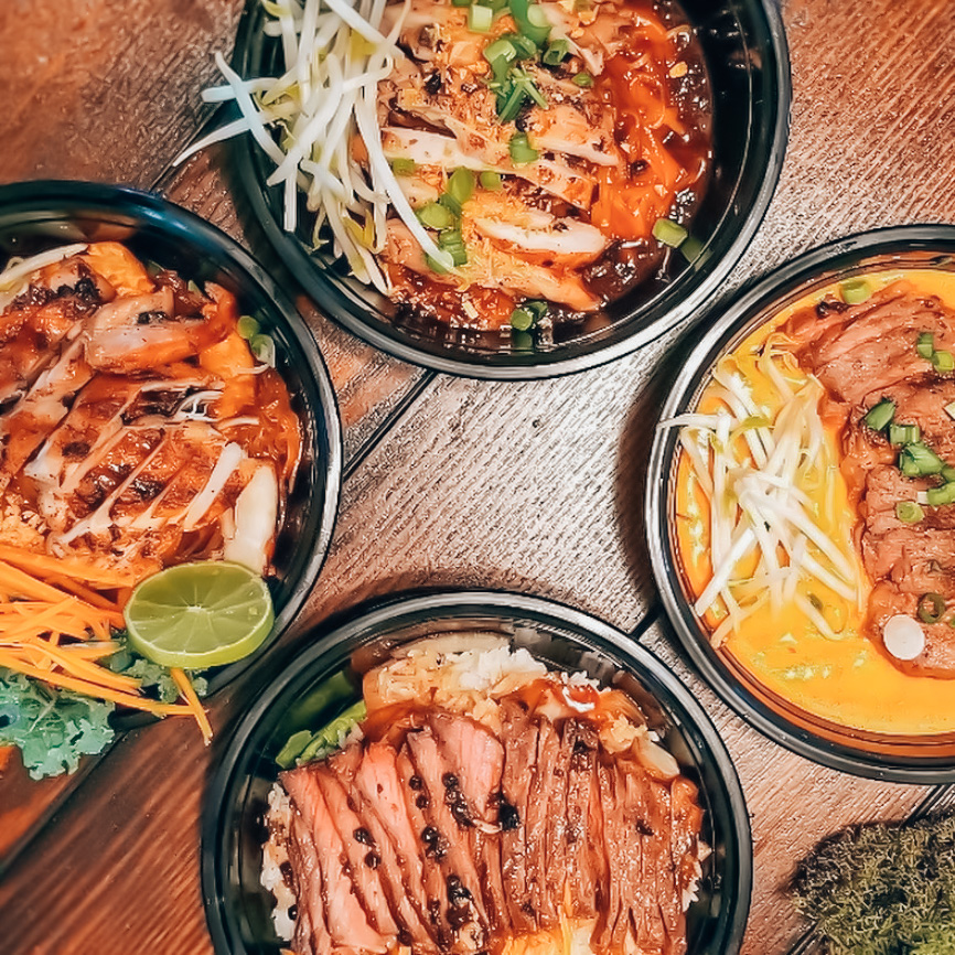 joinhellofriend's tweet image. Rainy days calls for a bowl of hot soup from Spoon Asian Fusion 🍲 Craving noodles? Rice? They got you covered! 😋