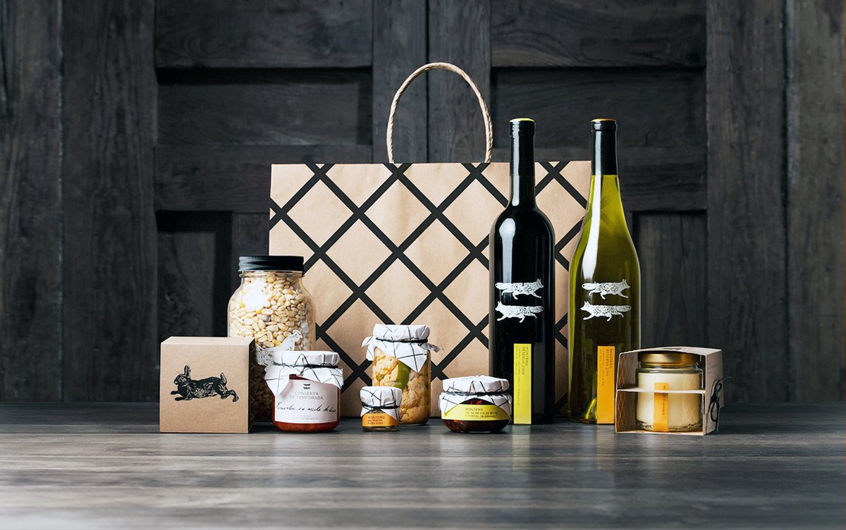 KenKChow's tweet image. Montero, Mexico 🇲🇽 

Mexican based agency Anagrama has designed the #CreativeMenu for Montero. 🥃 The #design promotes the #RestaurantBrand by incorporating the element that depict the colonial period. 🍴 The #MenuDesign is... bit.ly/2FxBeX0 @KeensDesign

#branding