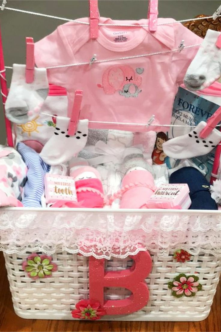 Audiliaaa's tweet photo. Paket -!!

[💌] for : @baesuzy798 ♡ @Vruzxchan01 

Congrats ya kalian!!! Maaf bgt aku telat. Sehat sehat dan bahagia terus ya kalian. Btw, seara sama seari cantiknya mirip aku, bercanda bercanda, cantik kyk amma kok. Yaudah itu aja dari aku, love you guys 💗

With love,
Audi 🌹 https://t.co/GNA5mScRqB