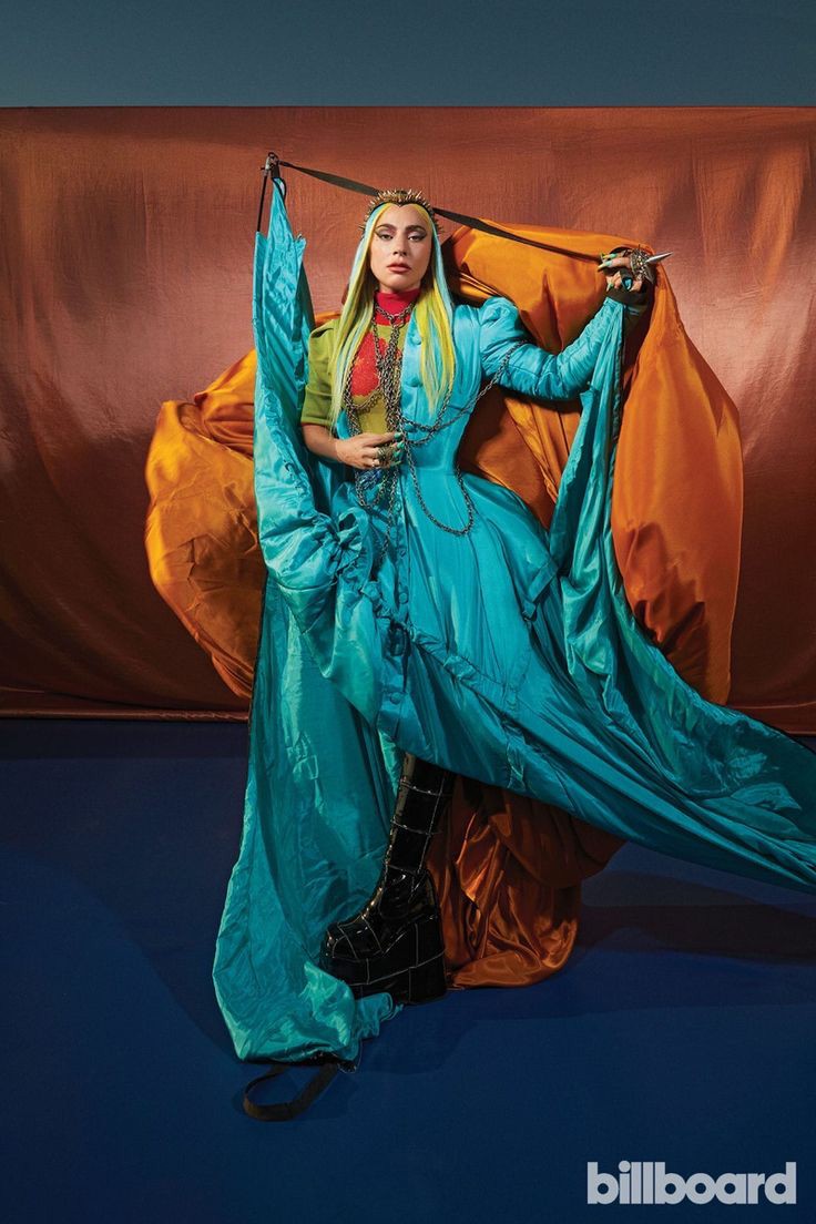 #911IsComing Gaga se nos viene con mucho arte.