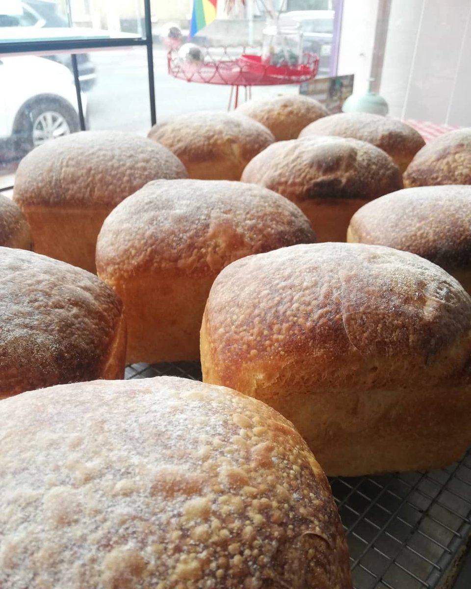 It's our second week of flogging our fresh baked bread 🍞❤️🤘
We'll have our 48hr slow proved Organic Sourdough White tins &amp; the delish Treacle Soda Bread (Rye) from <a href="/SKAUSliverpool/">SKAUS | Store + Café</a> 

On the counter each Friday &amp; Saturday from 10am till sell out.. 
✌️❤️🍰
#welovestjohnsroad