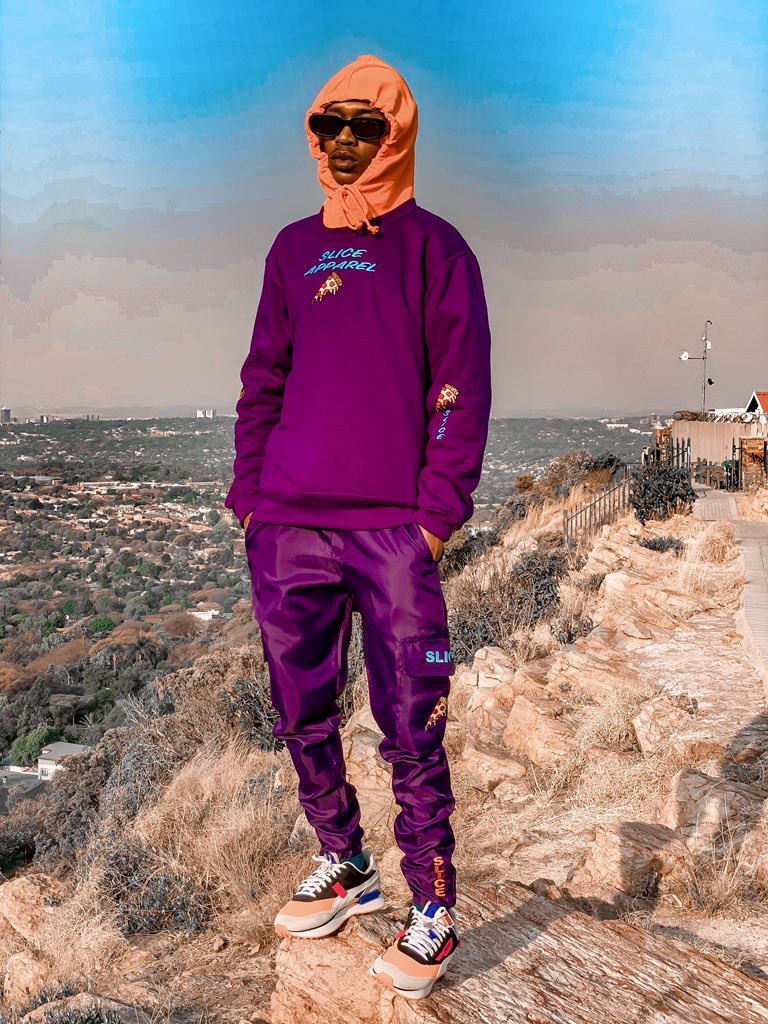 SliceApparel's tweet photo. FRESH OUT THE PIZZERIA SET 🍕👾

RN SWEATER: R500 💎
COMBAT WINDBREAKER PANTS: R500 💎

PLACE YOUR ORDERS RN ‼️😁 https://t.co/eCdOO5gS0x