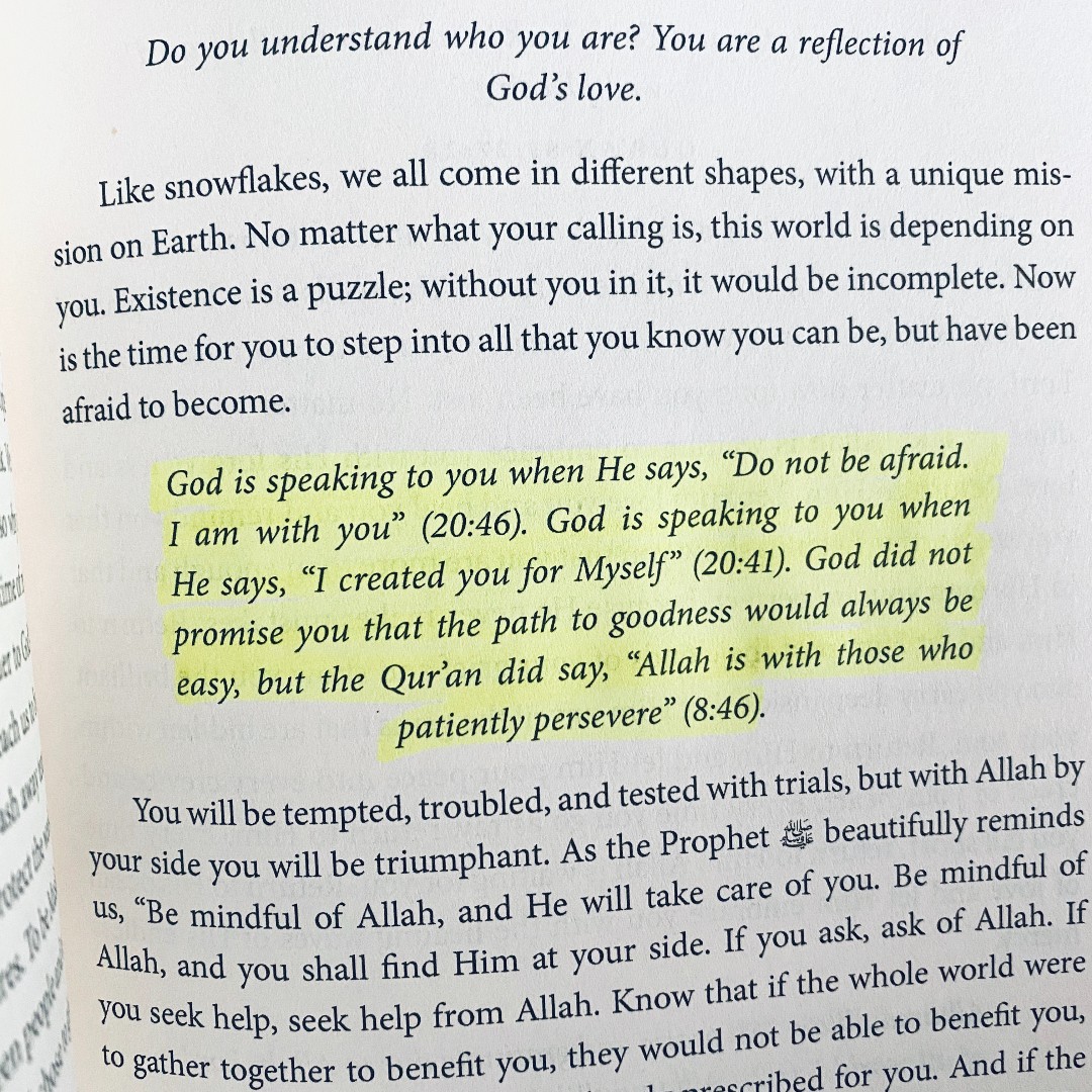 Allah sees you and loves you infinitely more than you can imagine 💖  #secretsofdivinelove #islamicbook #muslim #rumi #quran #quranquotes #islam, image size:1080x1080