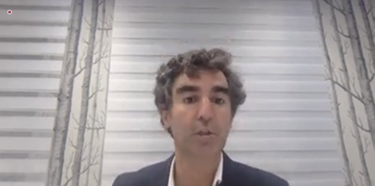 LukkapXperience's tweet photo. "Si convertimos la red de ventas en digital y personal, estaremos aprovechando lo mejor que tienen los #comerciales y lo mejor de la tecnología para que la profesión tenga más futuro que nunca". @albercordoba, socio-director de @LukkapXperience, en el #XFEC. https://t.co/mfHZbNiJ3O