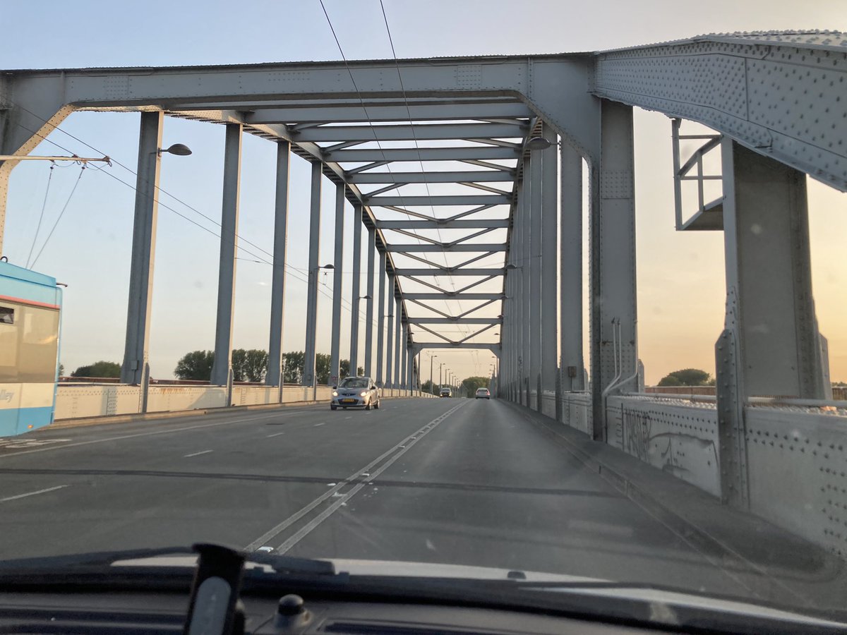 jojohook2003's tweet photo. 76 years ago 2nd Parachute Battalion and elements of 1st Brigade has just about reached the bridge.  Shortly before that Viktor Graebner and 9th Recce Btn had crossed the bridge going south to Nijmegen - a huge firefight would erupt upon their return on the morning of the 18th https://t.co/LtWPfc5jEJ