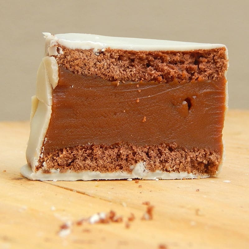 Los antiguos creían que el universo era armónico y que el grosor de la galleta debía igualar al grosor del dulce. Pero esta creencia cayó en el descrédito, para dar lugar a una renovadora anarco-filosofía: la cantidad de dulce de leche debe poner en riesgo las leyes de la física.