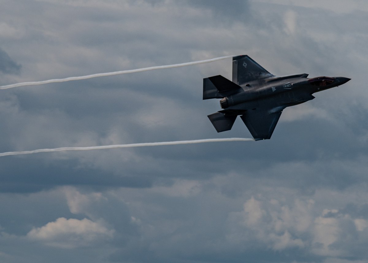 F35demoteam's tweet image. Finalizing our schedule. Local @HAFB practices in #Utah
coming soon!

#F35DemoTeam l #BackatHome