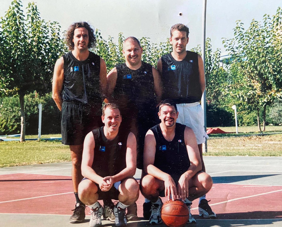 Throw🔙🏀 De Persploeg van Eurobasket Women 2003 met Carl Berteele (<a href="/CieBie63/">carl berteele</a> ), Kris Meertens, Ronald Huygaerts en één wildcard voor “superster” Danny Marguillier (<a href="/dannymarguillie/">Danny Marguillier</a> )! #ThrowbackThursday #Eurobasket2003 #eurobasketwomen #belgiancats