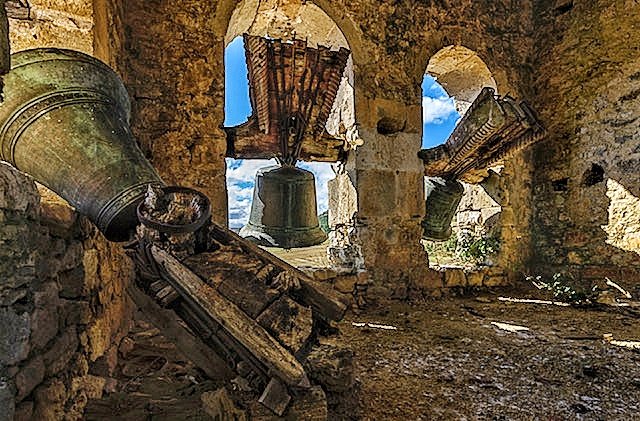 ¡¡Salvemos la iglesia de San Lorenzo de Fuenteodra (Burgos)!!
No podemos permitir que esta monumental joya tardogótica a los pies de la Peña Amaya se venga abajo. 
➡️ Imágenes 📸 y perfil de referencia: <a href="/LaSalvemos/">La_Dama_de_las_Loras🌾</a> #Burgos #Fuenteodra