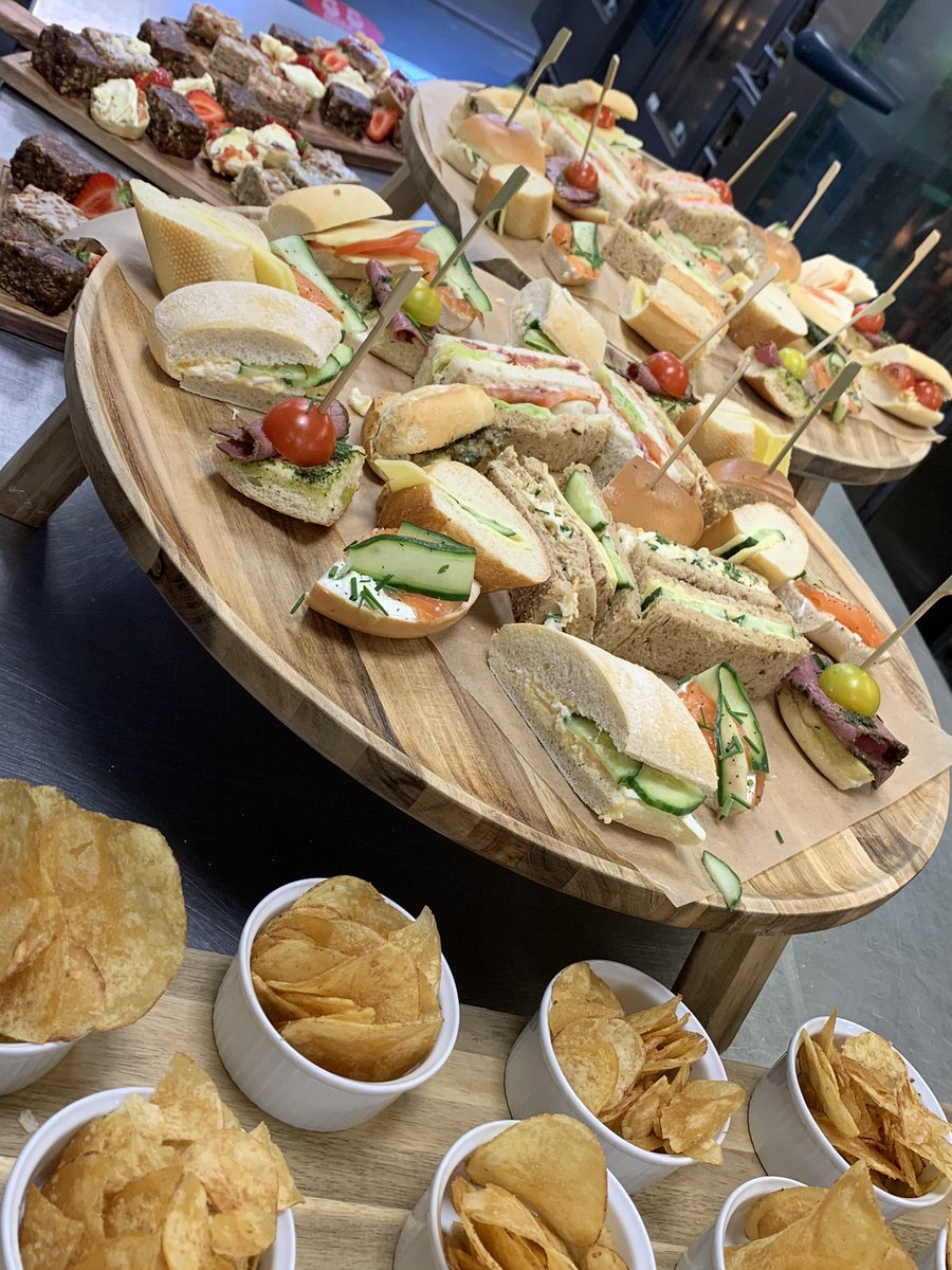 Little afternoon lunch for the headmaster <a href="/Brentwood_Sch/">Brentwood School</a> <a href="/MarkAtk11580716/">Mark Atkinson</a> <a href="/smowenHH/">Stephen Mark Owen</a> <a href="/HolroydHowe/">Holroyd Howe</a> <a href="/Staceymac83/">STACEY MCLAUGHLIN ❤</a>