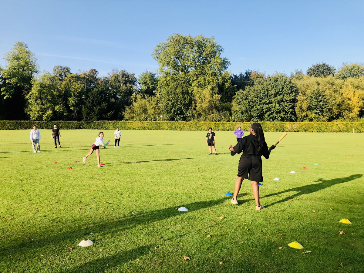 kevin_carson's tweet image. Fantastic fun with all of the @rmsboarders family this evening on The Lowers @RMSforGirls. We all loved it!
#iloveboarding 
#doaskmeaboutmyrounder
#dontaskaboutUlianacatchingmeout