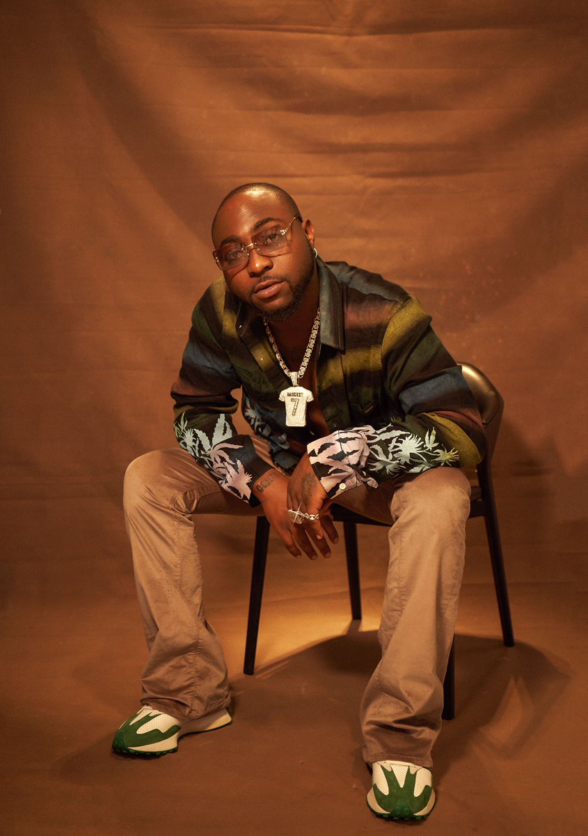 davido's tweet image. P O S E