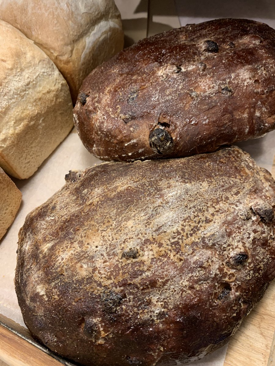 BunchGrapesCF37's tweet photo. BAKING AT THE BUNCH

From Wednesday to Sunday you can choose from a selection of breads, savoury and sweet treats to take home

Here's a few pictures of what we've had available  this week

Tomorrow (Friday) expect homemade pork pies, milk choc chip cookies, croissants and more! https://t.co/iMyrygH4Rk