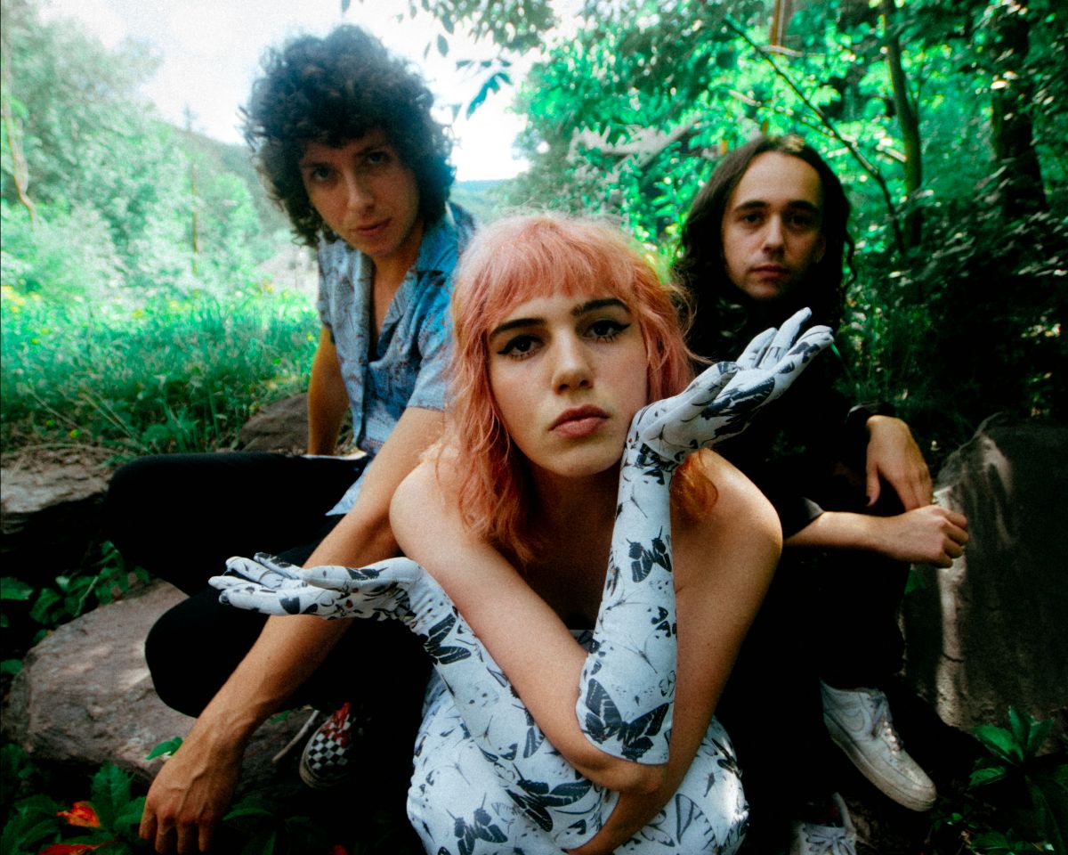 We're back! @Sunflower_Bean are back with the brilliant with “Moment In The Sun”
Which you can listen to and buy at melographic.net/sunflower-bean