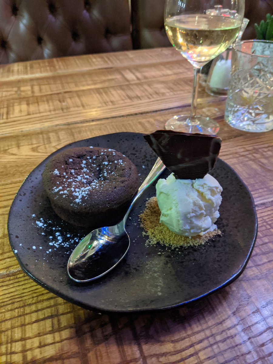 Claire_MCR's tweet photo. #datenight this week (hols cxld!) @DoubleTreeMCR @StoreStreetMCR 🎉🥂 lots of special memories here for us both! Food was delicious, I mean, please...the rotisserie chicken and gravy 😋🤩 #foodies #ukation #Staycation2020 https://t.co/RLbqrFCUcC