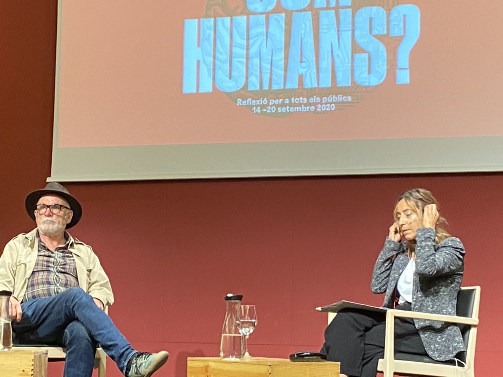 CarmeMiroAlaix's tweet photo. La #globalització una mala idea dels humans. Diu l’Eudald Carbonell al @vilapensa al @vinseum Progrés si, desenvolupament no. #somhumans https://t.co/i9Ee0eTTHI