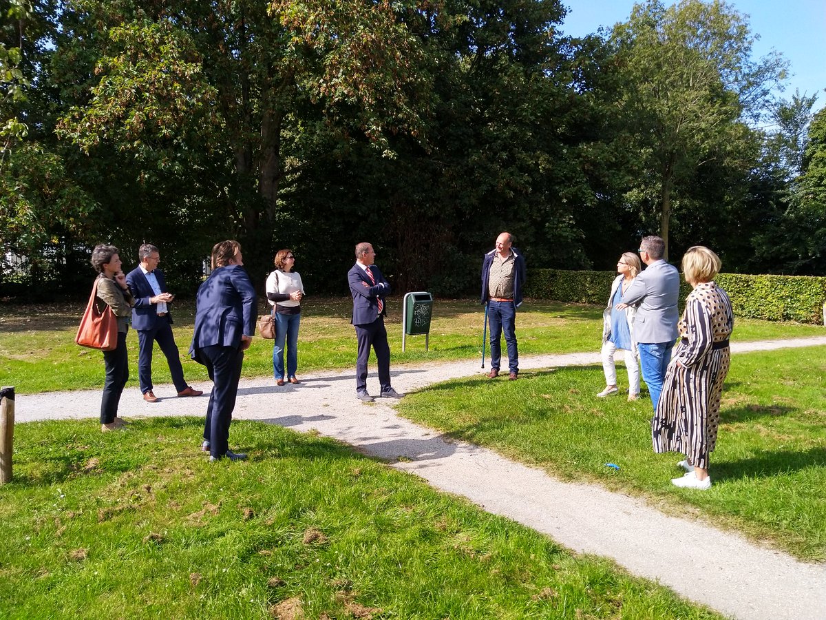 Prachtige dag! Op pad met <a href="/PetervantHoog4/">Peter van 't Hoog</a> <a href="/provgelderland/">Provincie Gelderland</a> @marjavantoorn <a href="/AAndriesfaber/">Andries Faber</a> collega WR <a href="/Culemborg/">Gemeente Culemborg</a> en de 2 weth Culemborg &amp; <a href="/gemTiel/">gemeente Tiel</a>  (Frank Groen). Wat kan provincie voor gemeente betekenen? #Initiatieven #Samenwerking  #Leefbaarheid #Dorpendeals #ondersteuning